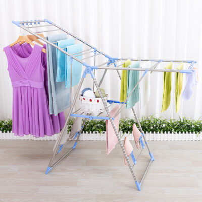 Foldable clothes line
